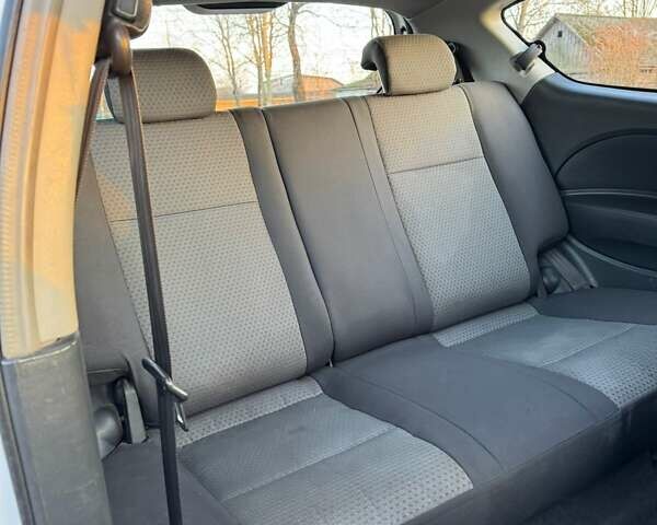 Белый Шевроле Авео, объемом двигателя 1.5 л и пробегом 245 тыс. км за 3890 $, фото 14 на Automoto.ua