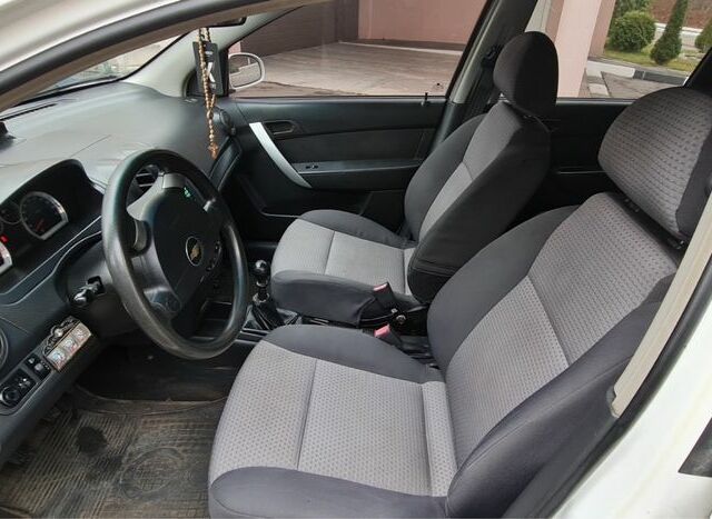 Білий Шевроле Авео, об'ємом двигуна 1.5 л та пробігом 80 тис. км за 4500 $, фото 6 на Automoto.ua