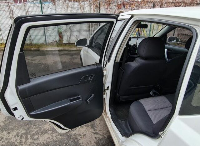 Білий Шевроле Авео, об'ємом двигуна 1.5 л та пробігом 80 тис. км за 4500 $, фото 4 на Automoto.ua