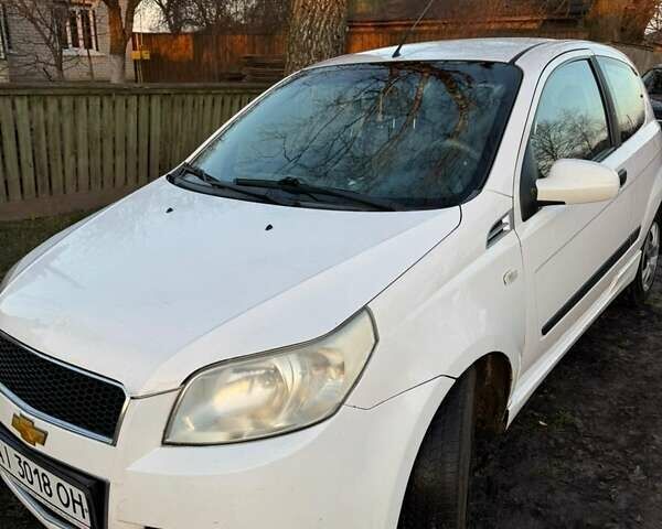 Белый Шевроле Авео, объемом двигателя 1.5 л и пробегом 245 тыс. км за 3890 $, фото 5 на Automoto.ua
