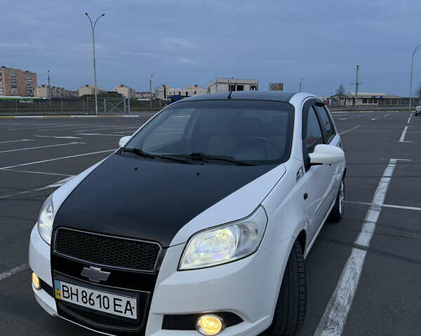 Белый Шевроле Авео, объемом двигателя 1.5 л и пробегом 229 тыс. км за 4300 $, фото 8 на Automoto.ua