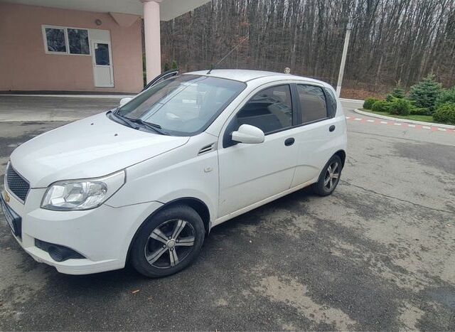 Білий Шевроле Авео, об'ємом двигуна 1.5 л та пробігом 80 тис. км за 4500 $, фото 2 на Automoto.ua