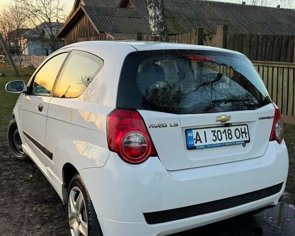 Белый Шевроле Авео, объемом двигателя 1.5 л и пробегом 245 тыс. км за 3890 $, фото 8 на Automoto.ua