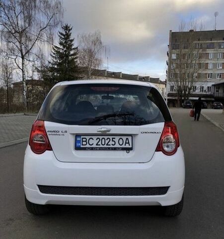 Белый Шевроле Авео, объемом двигателя 1.21 л и пробегом 180 тыс. км за 4200 $, фото 3 на Automoto.ua