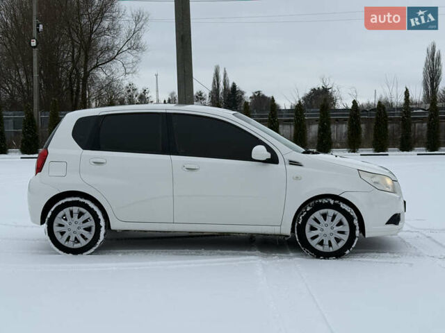 Білий Шевроле Авео, об'ємом двигуна 1.21 л та пробігом 227 тис. км за 2999 $, фото 3 на Automoto.ua