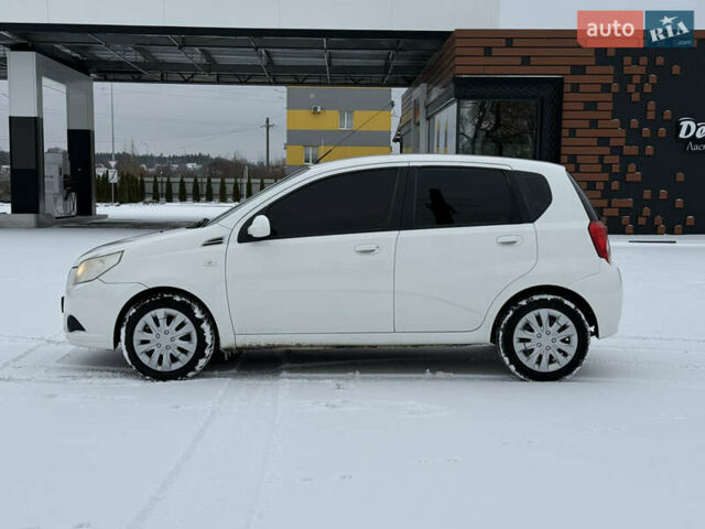 Білий Шевроле Авео, об'ємом двигуна 1.21 л та пробігом 227 тис. км за 2999 $, фото 7 на Automoto.ua