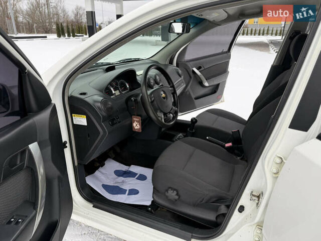 Білий Шевроле Авео, об'ємом двигуна 1.21 л та пробігом 227 тис. км за 2999 $, фото 14 на Automoto.ua