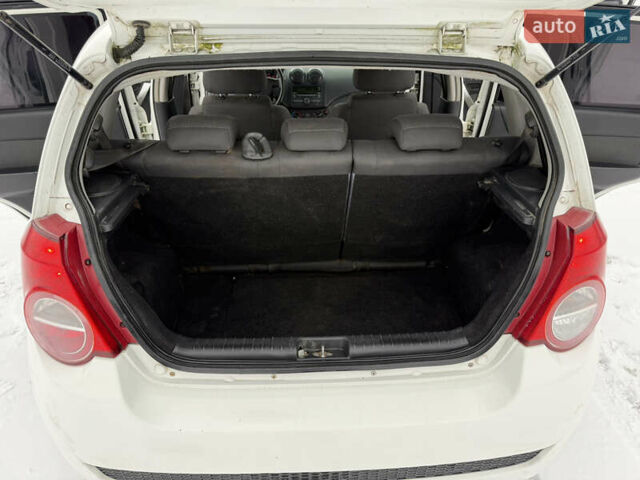 Білий Шевроле Авео, об'ємом двигуна 1.21 л та пробігом 227 тис. км за 2999 $, фото 23 на Automoto.ua