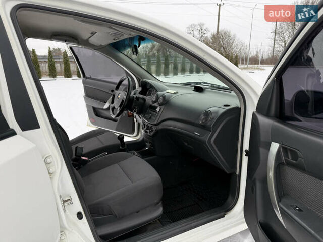Білий Шевроле Авео, об'ємом двигуна 1.21 л та пробігом 227 тис. км за 2999 $, фото 10 на Automoto.ua