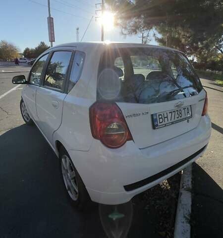 Шевроле Авео 2010 в Одессе на Automoto.ua Белый Шевроле Авео, объемом двигателя 1.4 л и пробегом 265 тыс. км за 3900 $, фото 1 на Automoto.ua