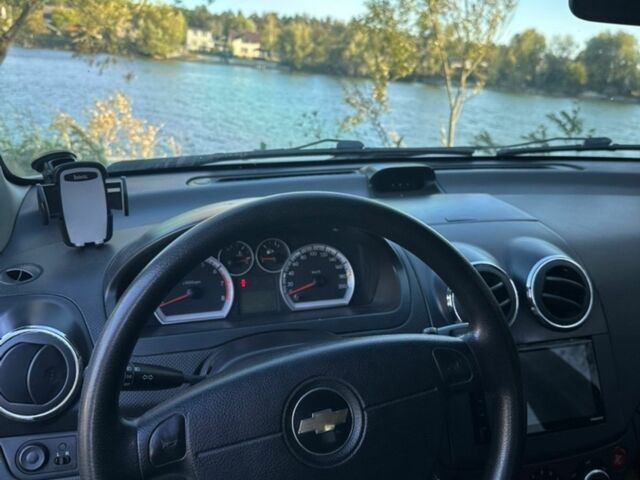Белый Шевроле Авео, объемом двигателя 1.5 л и пробегом 160 тыс. км за 4500 $, фото 5 на Automoto.ua