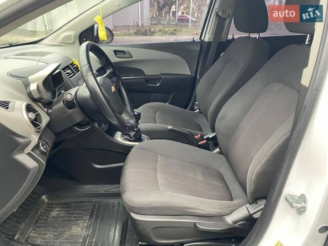 Белый Шевроле Авео, объемом двигателя 1.4 л и пробегом 139 тыс. км за 6400 $, фото 19 на Automoto.ua