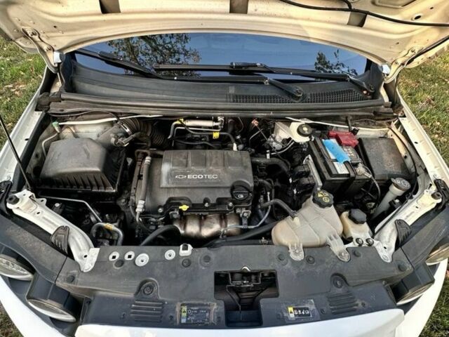 Белый Шевроле Авео, объемом двигателя 1.4 л и пробегом 158 тыс. км за 6500 $, фото 17 на Automoto.ua