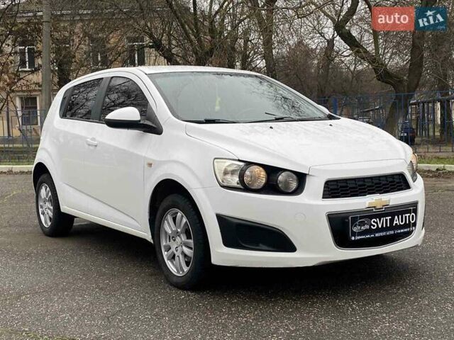 Белый Шевроле Авео, объемом двигателя 1.4 л и пробегом 139 тыс. км за 6400 $, фото 2 на Automoto.ua