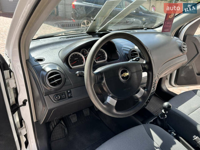 Белый Шевроле Авео, объемом двигателя 1.5 л и пробегом 81 тыс. км за 4650 $, фото 101 на Automoto.ua