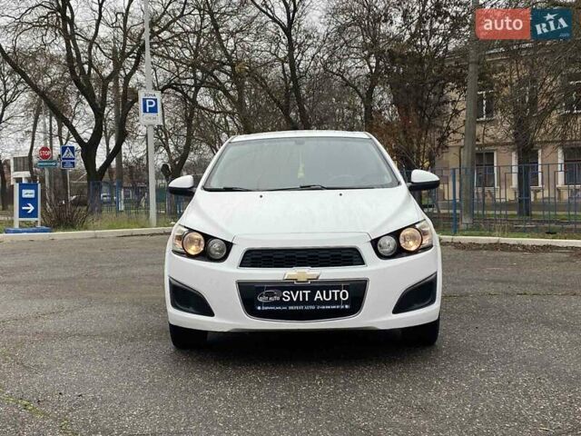 Белый Шевроле Авео, объемом двигателя 1.4 л и пробегом 139 тыс. км за 6400 $, фото 1 на Automoto.ua