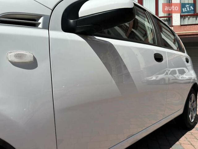 Белый Шевроле Авео, объемом двигателя 1.5 л и пробегом 81 тыс. км за 4650 $, фото 44 на Automoto.ua