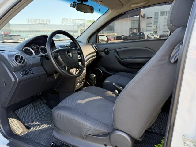 Белый Шевроле Авео, объемом двигателя 1.5 л и пробегом 140 тыс. км за 5900 $, фото 10 на Automoto.ua