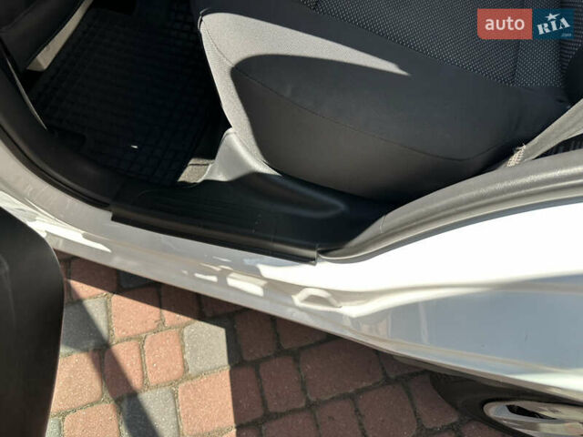 Белый Шевроле Авео, объемом двигателя 1.5 л и пробегом 81 тыс. км за 4650 $, фото 164 на Automoto.ua