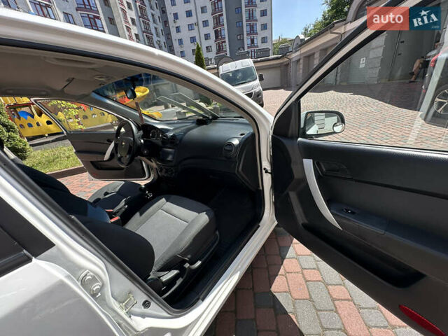 Белый Шевроле Авео, объемом двигателя 1.5 л и пробегом 81 тыс. км за 4650 $, фото 153 на Automoto.ua