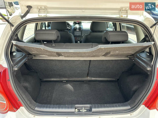 Белый Шевроле Авео, объемом двигателя 1.5 л и пробегом 81 тыс. км за 4650 $, фото 181 на Automoto.ua