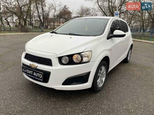 Белый Шевроле Авео, объемом двигателя 1.4 л и пробегом 139 тыс. км за 6400 $, фото 17 на Automoto.ua