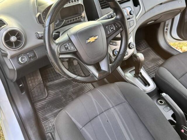 Белый Шевроле Авео, объемом двигателя 1.4 л и пробегом 158 тыс. км за 6500 $, фото 16 на Automoto.ua