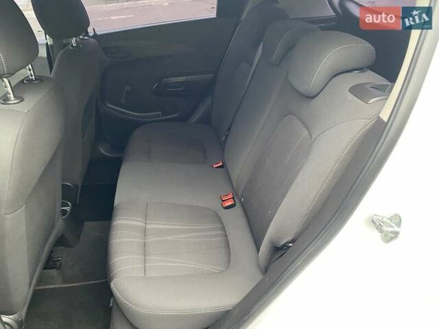 Белый Шевроле Авео, объемом двигателя 1.4 л и пробегом 139 тыс. км за 6400 $, фото 23 на Automoto.ua