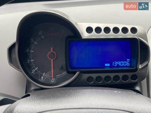 Белый Шевроле Авео, объемом двигателя 1.4 л и пробегом 139 тыс. км за 6400 $, фото 39 на Automoto.ua