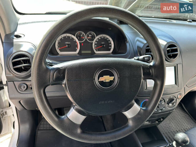 Белый Шевроле Авео, объемом двигателя 1.5 л и пробегом 81 тыс. км за 4650 $, фото 108 на Automoto.ua