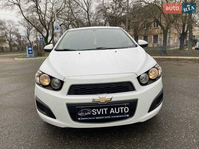 Белый Шевроле Авео, объемом двигателя 1.4 л и пробегом 139 тыс. км за 6400 $, фото 5 на Automoto.ua
