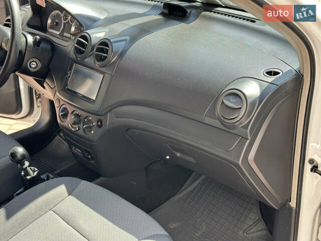 Белый Шевроле Авео, объемом двигателя 1.5 л и пробегом 81 тыс. км за 4650 $, фото 143 на Automoto.ua