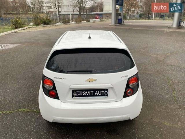 Белый Шевроле Авео, объемом двигателя 1.4 л и пробегом 139 тыс. км за 6400 $, фото 13 на Automoto.ua