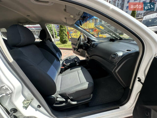 Белый Шевроле Авео, объемом двигателя 1.5 л и пробегом 81 тыс. км за 4650 $, фото 154 на Automoto.ua