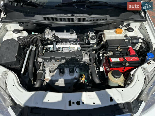 Белый Шевроле Авео, объемом двигателя 1.5 л и пробегом 81 тыс. км за 4650 $, фото 189 на Automoto.ua