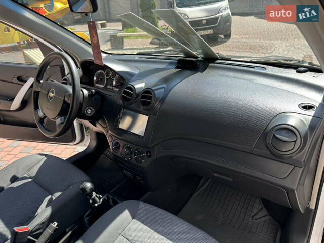 Белый Шевроле Авео, объемом двигателя 1.5 л и пробегом 81 тыс. км за 4650 $, фото 141 на Automoto.ua