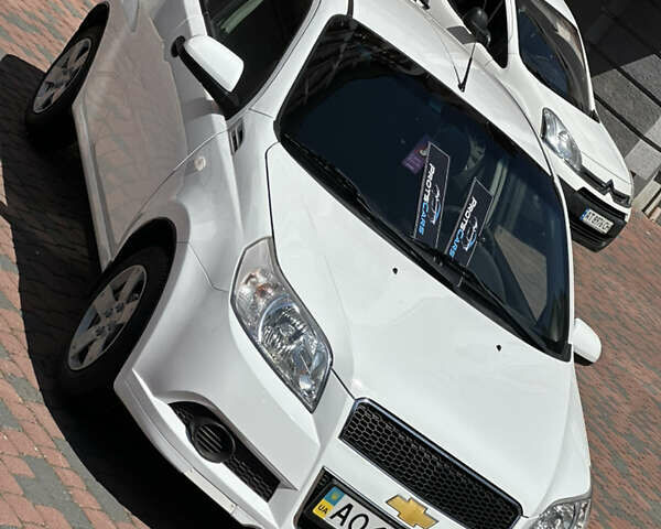 Белый Шевроле Авео, объемом двигателя 1.5 л и пробегом 81 тыс. км за 4650 $, фото 1 на Automoto.ua
