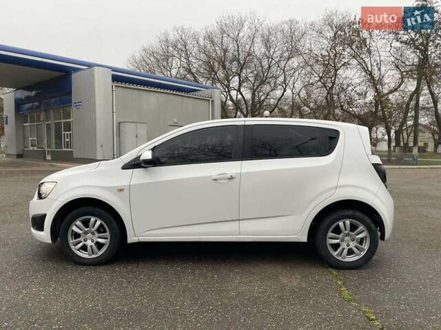 Белый Шевроле Авео, объемом двигателя 1.4 л и пробегом 139 тыс. км за 6400 $, фото 16 на Automoto.ua