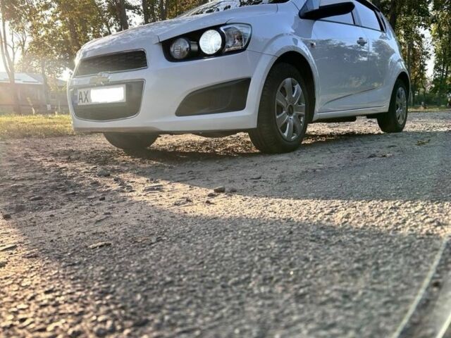Белый Шевроле Авео, объемом двигателя 1.4 л и пробегом 158 тыс. км за 6500 $, фото 12 на Automoto.ua