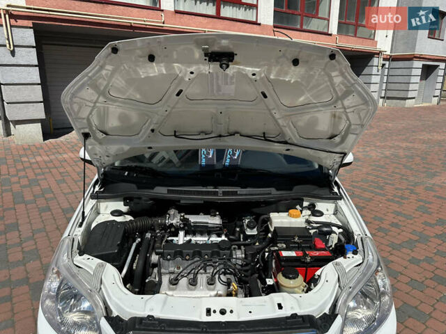 Белый Шевроле Авео, объемом двигателя 1.5 л и пробегом 81 тыс. км за 4650 $, фото 187 на Automoto.ua