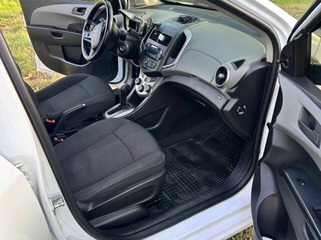 Белый Шевроле Авео, объемом двигателя 1.4 л и пробегом 158 тыс. км за 6500 $, фото 14 на Automoto.ua