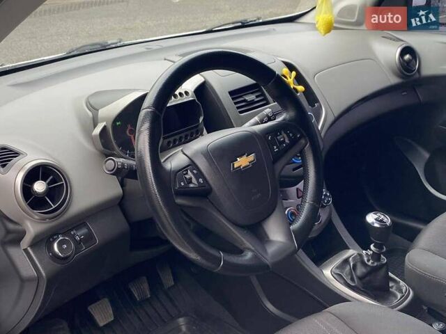 Белый Шевроле Авео, объемом двигателя 1.4 л и пробегом 139 тыс. км за 6400 $, фото 21 на Automoto.ua
