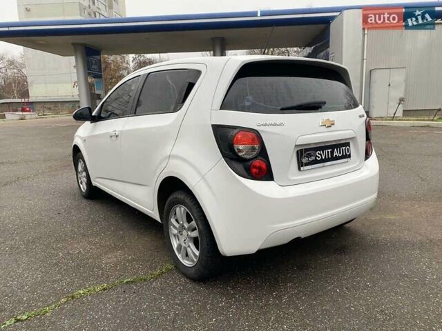 Белый Шевроле Авео, объемом двигателя 1.4 л и пробегом 139 тыс. км за 6400 $, фото 14 на Automoto.ua