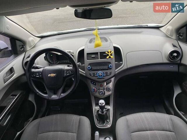 Белый Шевроле Авео, объемом двигателя 1.4 л и пробегом 139 тыс. км за 6400 $, фото 29 на Automoto.ua