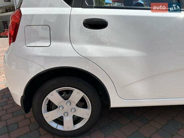 Белый Шевроле Авео, объемом двигателя 1.5 л и пробегом 81 тыс. км за 4650 $, фото 62 на Automoto.ua