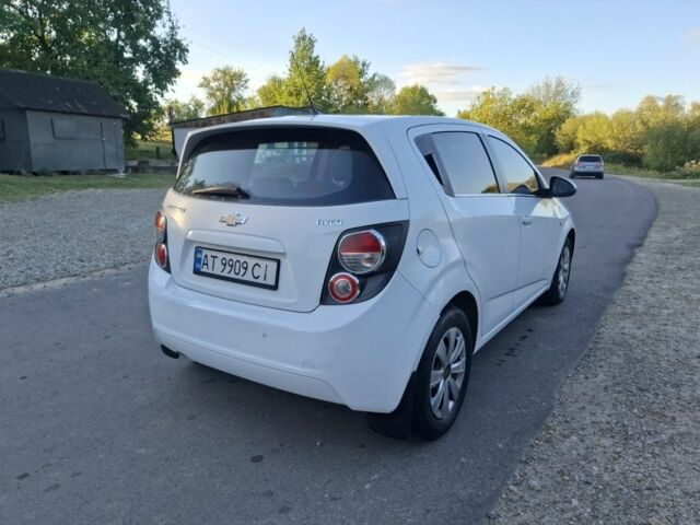 Белый Шевроле Авео, объемом двигателя 1.2 л и пробегом 249 тыс. км за 4996 $, фото 6 на Automoto.ua