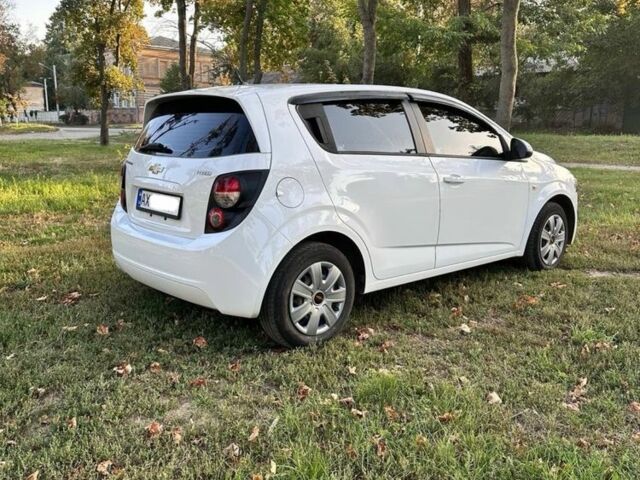 Белый Шевроле Авео, объемом двигателя 1.4 л и пробегом 158 тыс. км за 6500 $, фото 6 на Automoto.ua