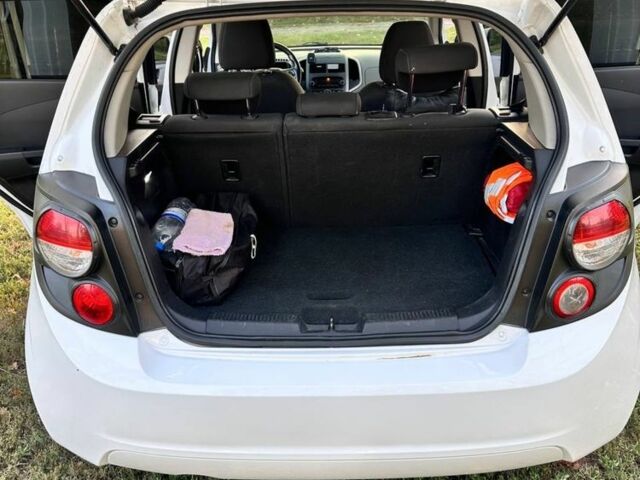 Белый Шевроле Авео, объемом двигателя 1.4 л и пробегом 158 тыс. км за 6500 $, фото 13 на Automoto.ua