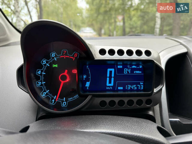 Белый Шевроле Авео, объемом двигателя 1.6 л и пробегом 134 тыс. км за 5950 $, фото 9 на Automoto.ua