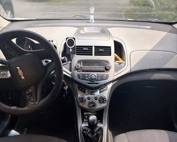 Шевроле Авео 2012 в Киеве на Automoto.ua Белый Шевроле Авео, объемом двигателя 1.25 л и пробегом 326 тыс. км за 4300 $, фото 8 на Automoto.ua